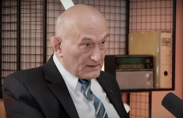 Зянон Пазняк
