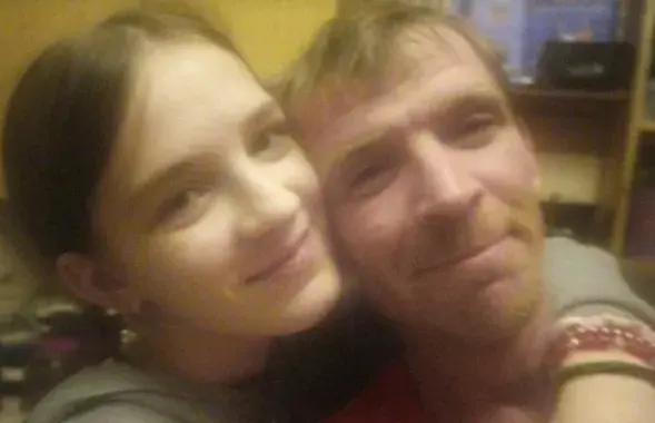 Бацька з дачкой, якая памерла ў бальніцы
