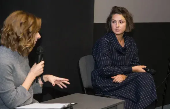 Режиссерка фильма "Под серым небом" Мара Томкович
