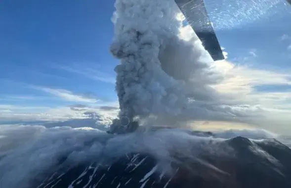 Извержение вулкана Крашенинников
