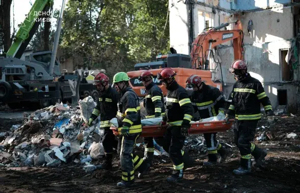 Ратавальныя работы на месцы трагедыі, Кіеў
