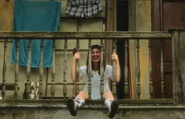 Валерыя Валадзько ў кліпе на песню "Дом"
