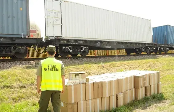 Грузовой поезд на белорусско-польской границе
