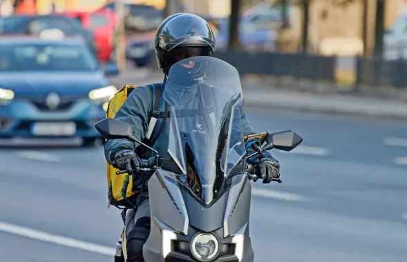 Кур'ер, ілюстрацыйнае фота
