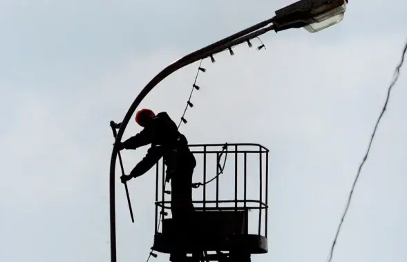 Не до иллюминаций
