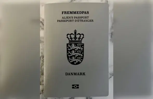 Пашпарт замежніка, які атрымала беларуска ў Даніі
