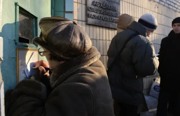 Последний раз число узников было ниже 900 человек более четырёх лет назад
