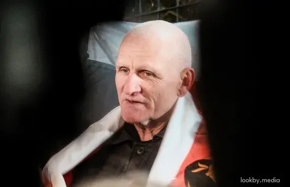 Алесь Бяляцкі пасля вызвалення
