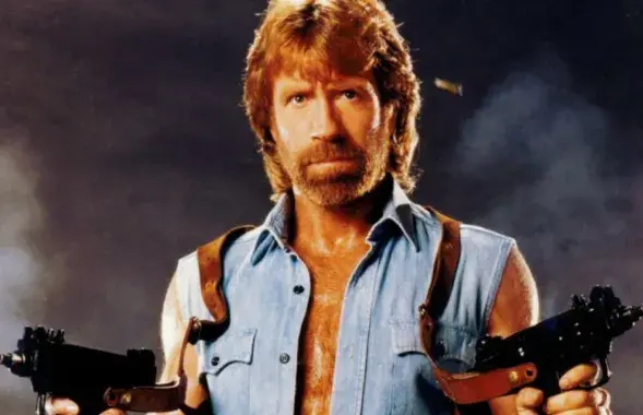 Чак Норыс у фільме "Уварванне ў ЗША"
