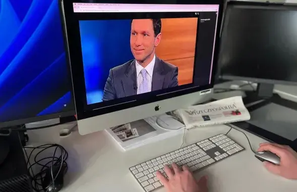 Іван Чурыловіч на экране кампутара
