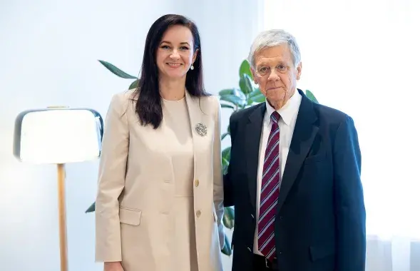 Інга Ругінене і Джон Коўл
