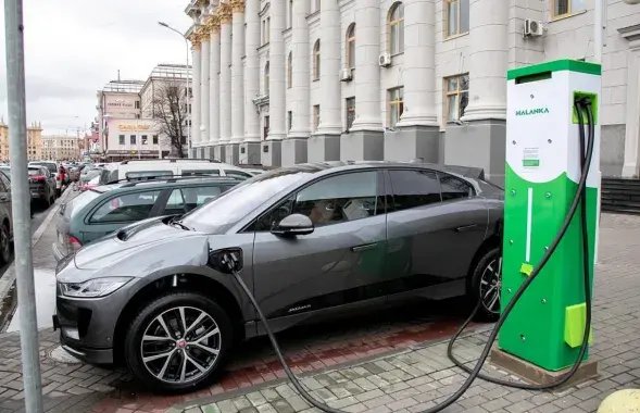 Зарадная станцыя &nbsp;Malanka
