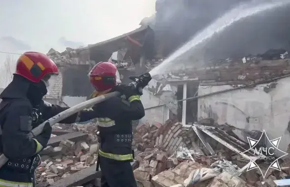 Спасатели на месте происшествия
