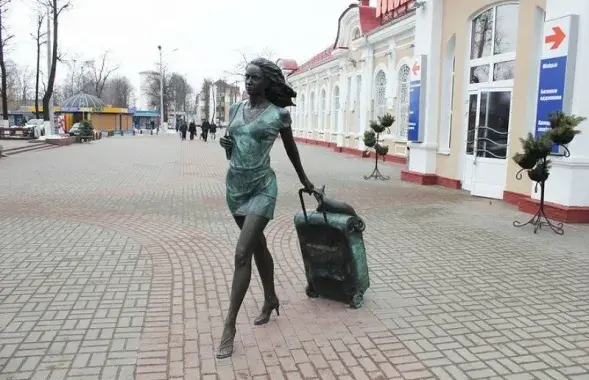 Скульптура "Пасажырка"
