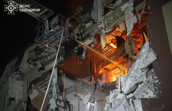 Удар дрона па шматпавярховіку
