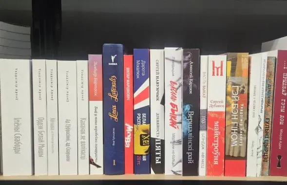У новай кнігарні можна знайсці шмат выданняў беларускамоўнай літаратуры
