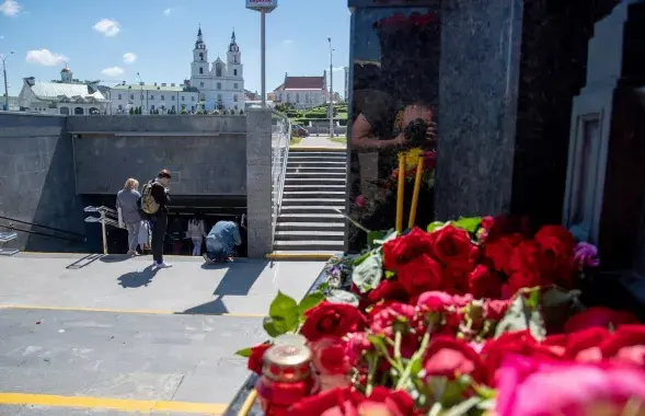 Помнік на месцы трагедыі на станцыі метро "Няміга"
