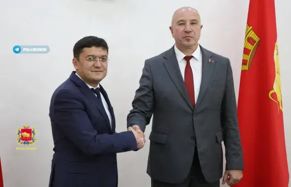 Караеў на сустрэчы з кіраўніком узбекскай дэлегацыі Хуршыдбекам Саміевым
