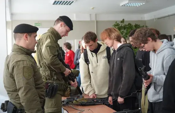 Міліцыя ў віцебскім каледжы
