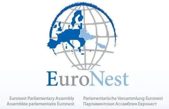 Аналітык: Выключэнне з “чорнага спісу” ЕС — знак уладам Беларусі