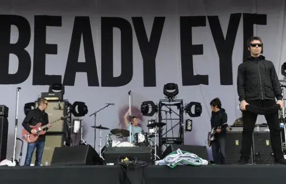 Гітарыст Beady Eye ізноў у гіпсе