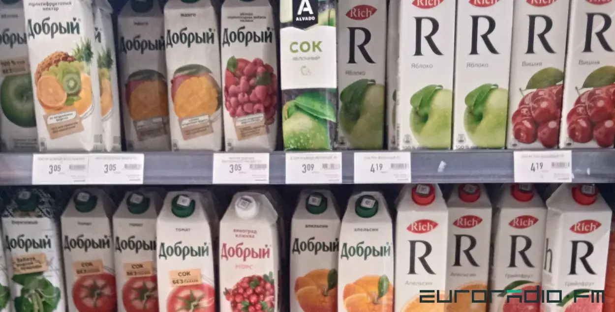 Juices in Tetra Pak packaging in a Belarusian store / Euroradio
