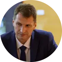 “Собирается уходить” или “пожизненная власть”: эксперты о проекте Конституции