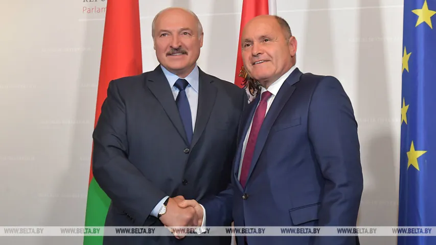 Лукашэнка па-беларуску падзякаваў за прыём у аўстрыйскім парламенце