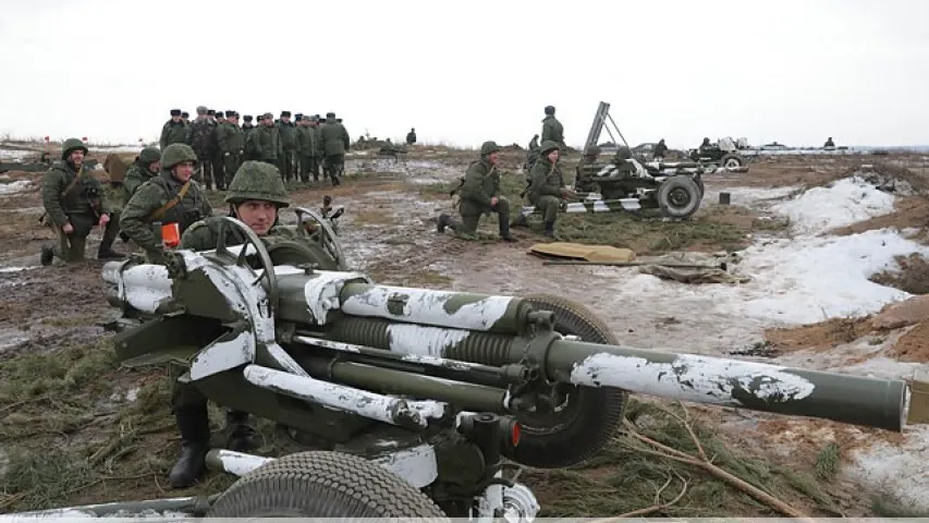 У Беларусі кіраўнікам абласцей дазволілі пастраляць з артылерыйскіх гармат