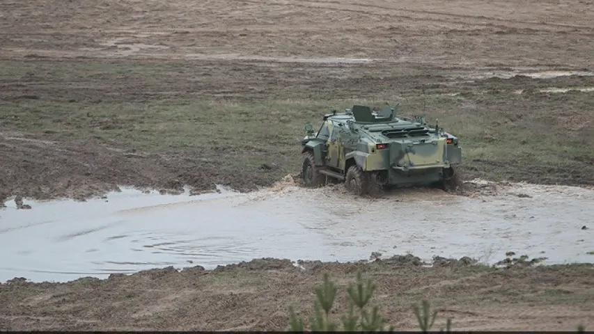 На ўзбраенне беларускай арміі возьмуць айчынны бранявік “Кайман” (фота, відэа)