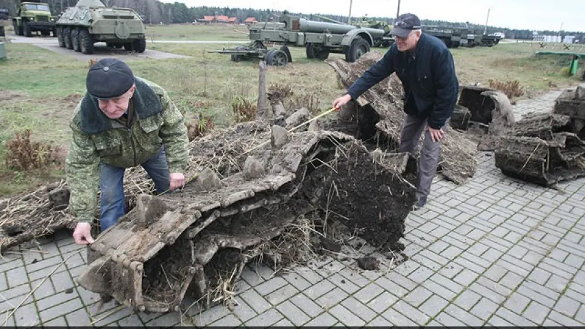 У Веткаўскім раёне знайшлі фрагменты савецкага танка (фота, відэа)