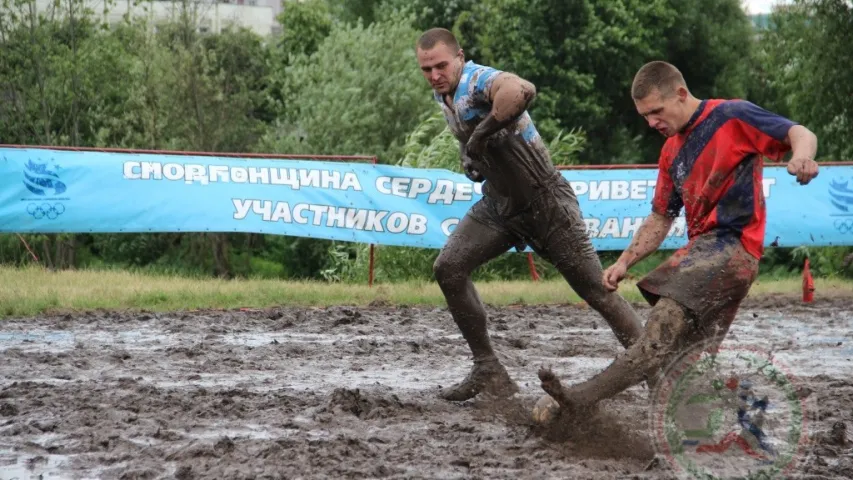 У Смаргоні прайшоў турнір па балотным футболе (фота, відэа)