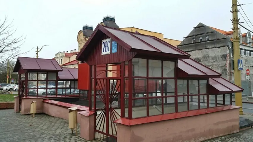 У Гродне знеслі знакамітую грамадскую прыбіральню-"метро" (фота)