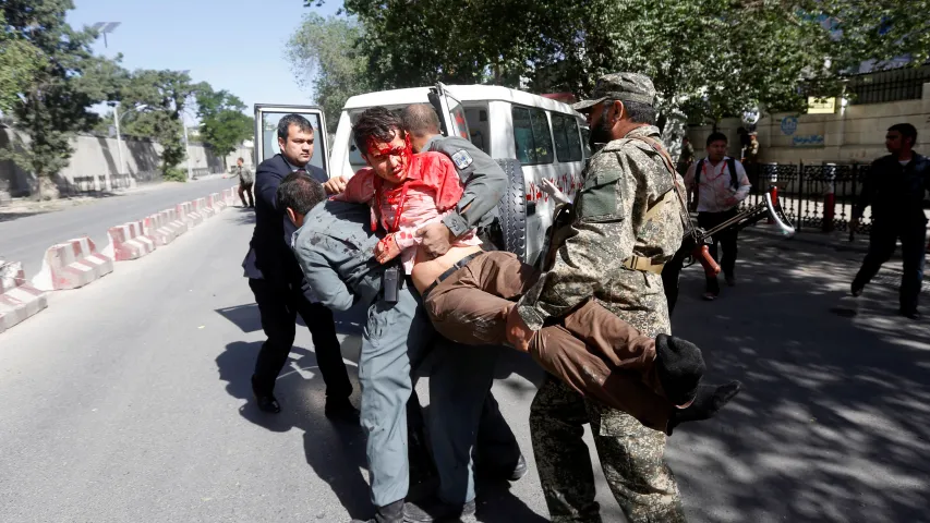 Падчас тэракту ў Кабуле загінулі 90 чалавек. Фотарэпартаж Reuters