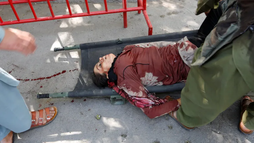Падчас тэракту ў Кабуле загінулі 90 чалавек. Фотарэпартаж Reuters