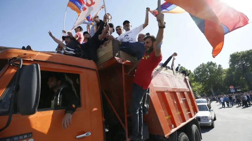 Кіруючая партыя Арменіі можа прагаласаваць за апазіцыянера Пашыняна