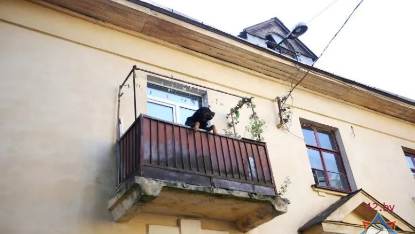 Фотарэпартаж з пажару ў Асмалоўцы ў доме, у якім адкрываў кавярню Кіркораў