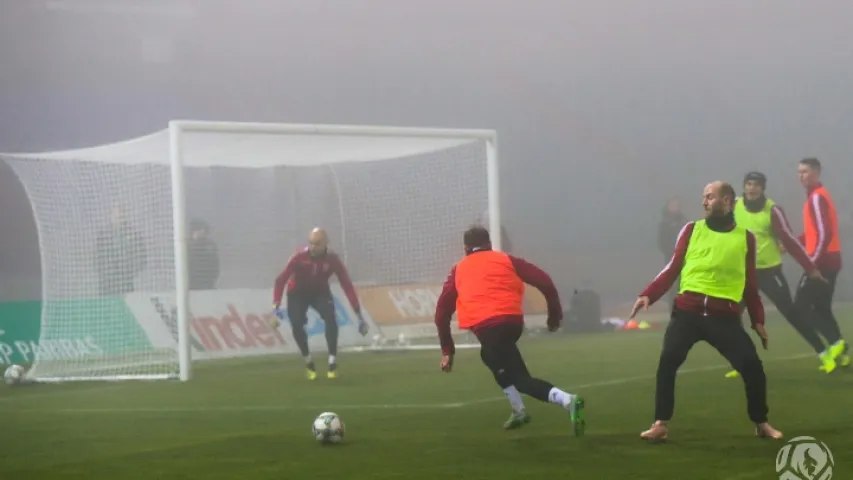 Беларускія футбалісты трэніраваліся ў Люксембургу ў тумане (фота)