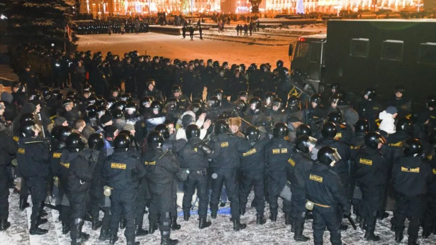 "Даспехі" паліцыі на мітынгах у Малдове, Украіне, Арменіі і Беларусі