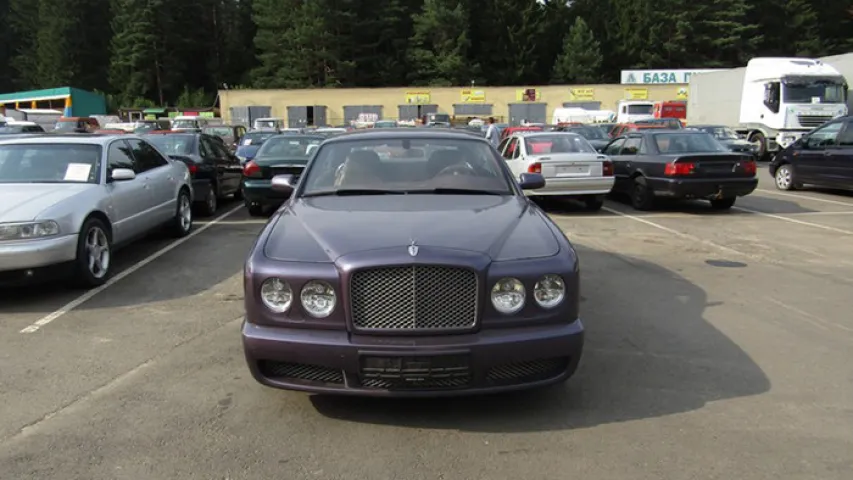 У мінскім "канфіскаце" прадаюць унікальны Bentley за 163 тысячы долараў