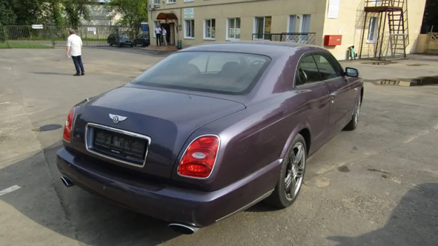 У мінскім "канфіскаце" прадаюць унікальны Bentley за 163 тысячы долараў