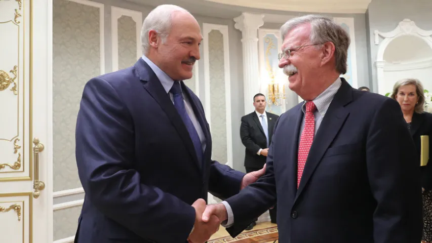Лукашэнка прапанаваў Болтану пачаць адносіны з ЗША з чыстага аркуша