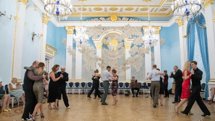Інклюзіўны баль у Мінску: вельмі прыгожа, але танцораў на вазках амаль не было