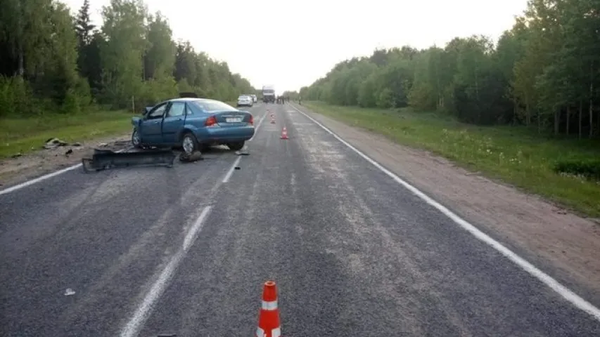 У Клецкім раёне сутыкнуліся "Форд" і "Мазда", загінула дзяўчынка