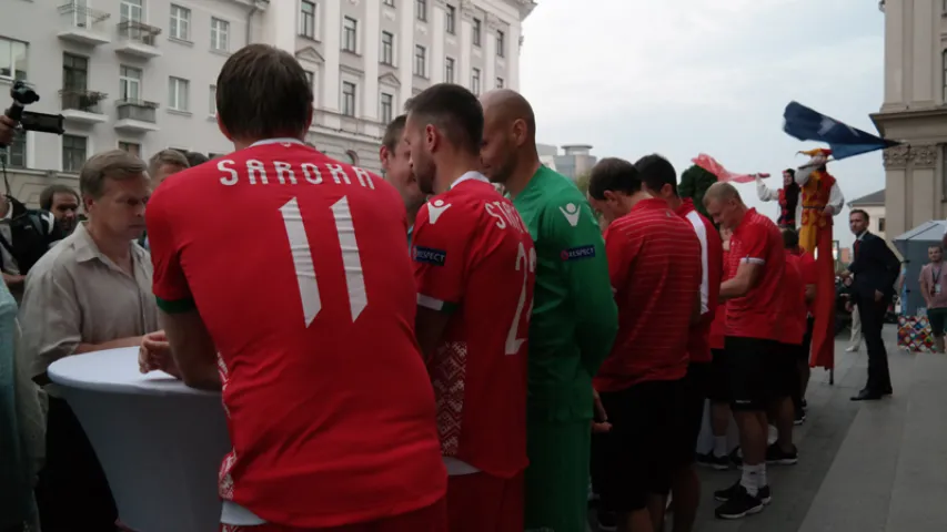 Футбольная зборная Беларусі прэзентавала сваю новую форму (фота)