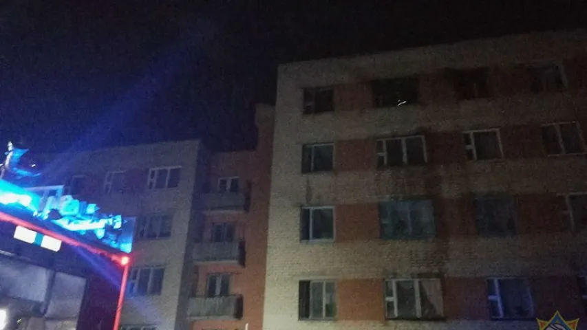 На пажары ў Гарадку эвакуявалі 18 чалавек і выратавалі аднаго