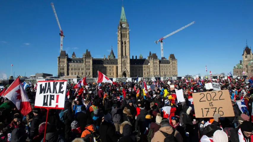 Дальнобойщики против карантина: как Канада оказалась охвачена протестами