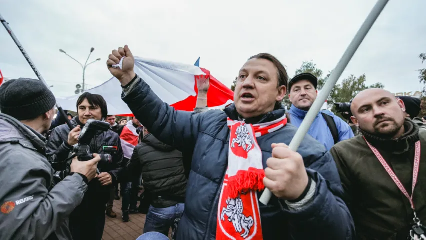 Фотарэпартаж з мінскай акцыі "Шэсце нацыянальнага сцяга"