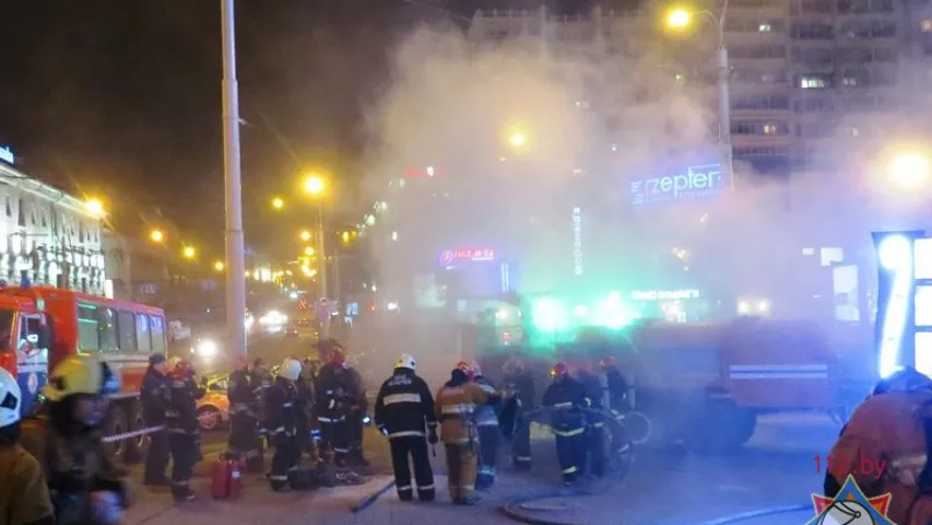 Пажар у кабельным калектары на Нямізе ўзнік з-за кароткага замыкання (фота)