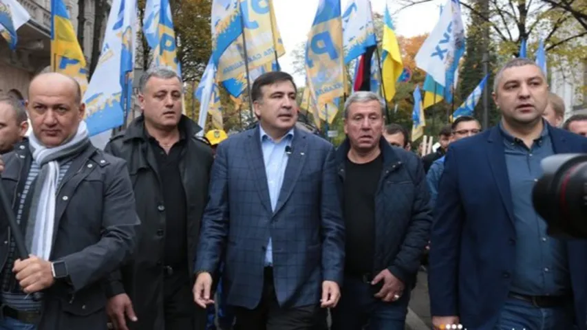 Украінцы выйшлі на мітынг пратэсту пад Вярхоўную Раду (онлайн-відэа)